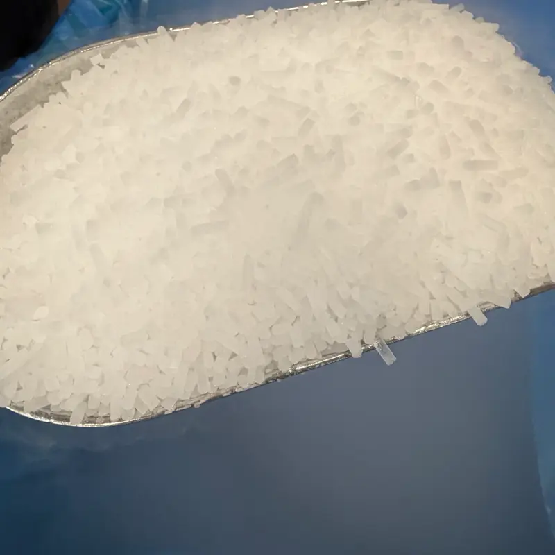 Pala con pellets de hielo seco